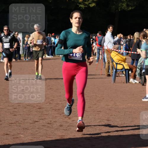 27.09.2026 - 35. Volkslauf durch das schöne Alstertal Strokosch-Dieckow http://msf.ph/oto/10583400 27.09.2026 11:26:22 Ziel 1148, 3000, 3001, 3315 meine-sportfotos.de