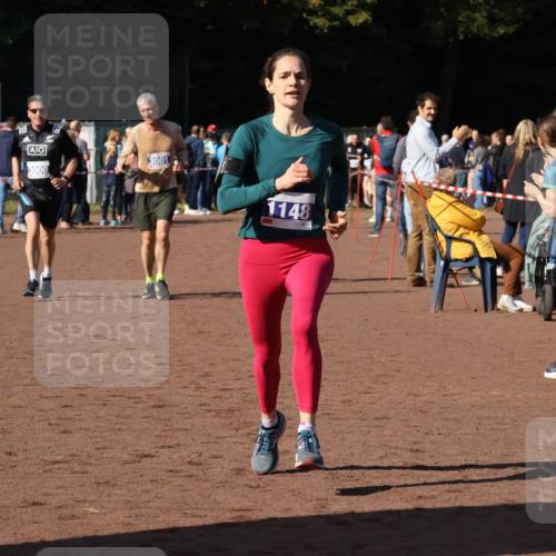27.09.2026 - 35. Volkslauf durch das schöne Alstertal Strokosch-Dieckow http://msf.ph/oto/10583401 27.09.2026 11:26:22 Ziel 1148, 3000, 3001, 3315 meine-sportfotos.de