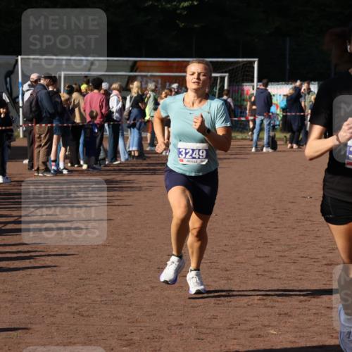 27.09.2026 - 35. Volkslauf durch das schöne Alstertal Strokosch-Dieckow http://msf.ph/oto/10583441 27.09.2026 11:25:44 Ziel 3118, 3167, 3249 meine-sportfotos.de