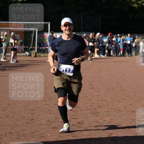 27.09.2026 - 35. Volkslauf durch das schöne Alstertal Strokosch-Dieckow http://msf.ph/oto/10583478 27.09.2026 11:25:13 Ziel 3117 meine-sportfotos.de