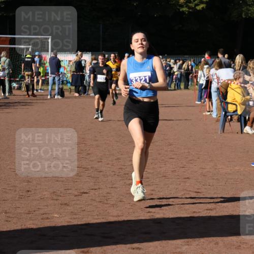 27.09.2026 - 35. Volkslauf durch das schöne Alstertal Strokosch-Dieckow http://msf.ph/oto/10583508 27.09.2026 11:24:58 Ziel 3292, 3321, 3988 meine-sportfotos.de