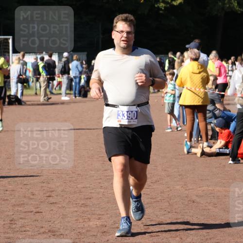 27.09.2026 - 35. Volkslauf durch das schöne Alstertal Strokosch-Dieckow http://msf.ph/oto/10583517 27.09.2026 11:44:11 Ziel 1476, 3113, 3390 meine-sportfotos.de