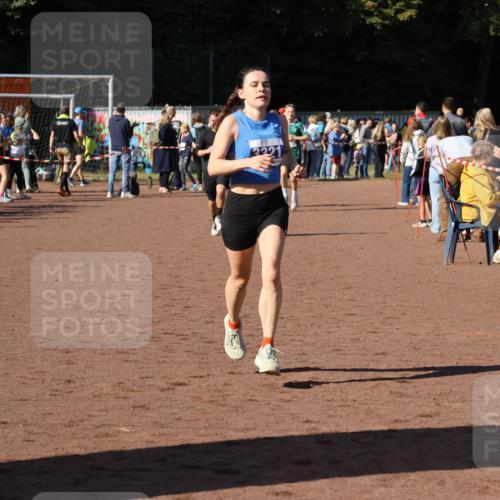 27.09.2026 - 35. Volkslauf durch das schöne Alstertal Strokosch-Dieckow http://msf.ph/oto/10583518 27.09.2026 11:24:57 Ziel 3292, 3321 meine-sportfotos.de