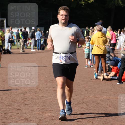 27.09.2026 - 35. Volkslauf durch das schöne Alstertal Strokosch-Dieckow http://msf.ph/oto/10583519 27.09.2026 11:44:11 Ziel 1476, 3113, 3390 meine-sportfotos.de