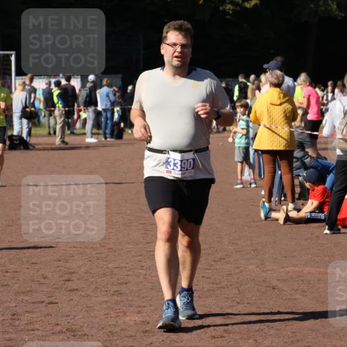 27.09.2026 - 35. Volkslauf durch das schöne Alstertal Strokosch-Dieckow http://msf.ph/oto/10583522 27.09.2026 11:44:11 Ziel 1476, 3113, 3390 meine-sportfotos.de