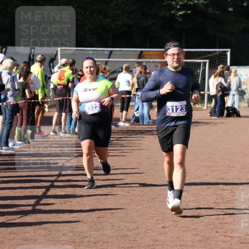 27.09.2026 - 35. Volkslauf durch das schöne Alstertal Strokosch-Dieckow http://msf.ph/oto/10583545 27.09.2026 11:44:01 Ziel 1457, 3123, 3322 meine-sportfotos.de