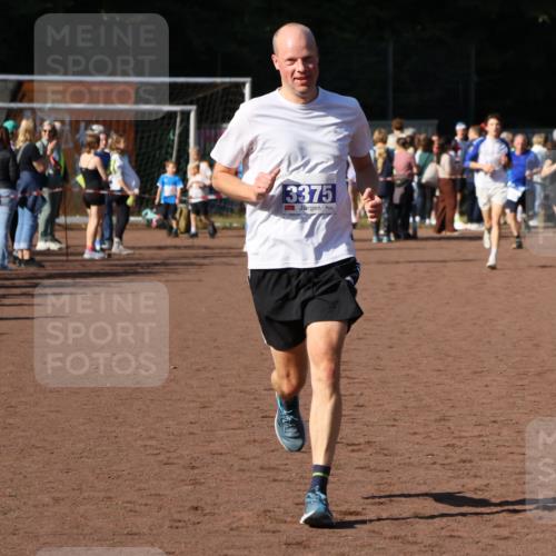 27.09.2026 - 35. Volkslauf durch das schöne Alstertal Strokosch-Dieckow http://msf.ph/oto/10583584 27.09.2026 11:24:17 Ziel 3354, 3355, 3375 meine-sportfotos.de