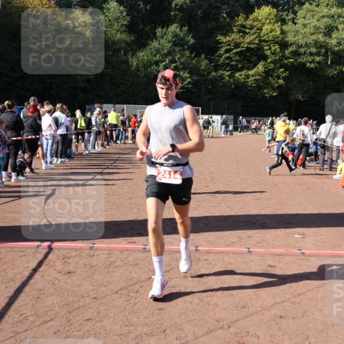 27.09.2026 - 35. Volkslauf durch das schöne Alstertal Strokosch-Dieckow http://msf.ph/oto/10583597 27.09.2026 11:43:37 Ziel 1463, 2414, 3169 meine-sportfotos.de