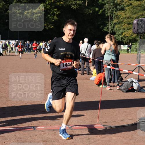 27.09.2026 - 35. Volkslauf durch das schöne Alstertal Strokosch-Dieckow http://msf.ph/oto/10583610 27.09.2026 11:43:25 Ziel 1444, 3010, 3014 meine-sportfotos.de