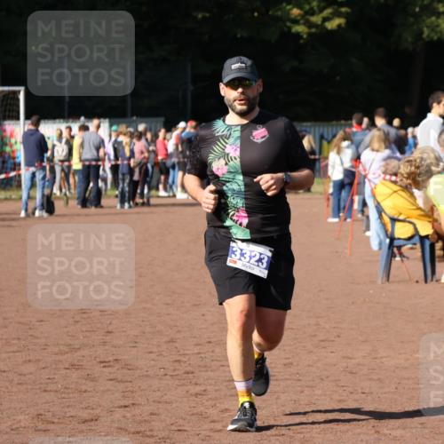 27.09.2026 - 35. Volkslauf durch das schöne Alstertal Strokosch-Dieckow http://msf.ph/oto/10583628 27.09.2026 11:23:55 Ziel 3323 meine-sportfotos.de