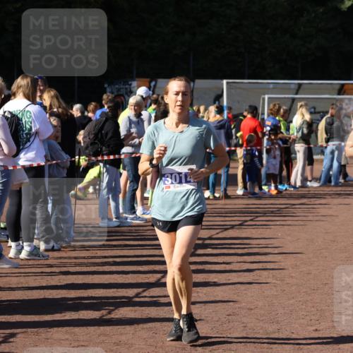 27.09.2026 - 35. Volkslauf durch das schöne Alstertal Strokosch-Dieckow http://msf.ph/oto/10583645 27.09.2026 11:43:23 Ziel 1444, 3010, 3014 meine-sportfotos.de