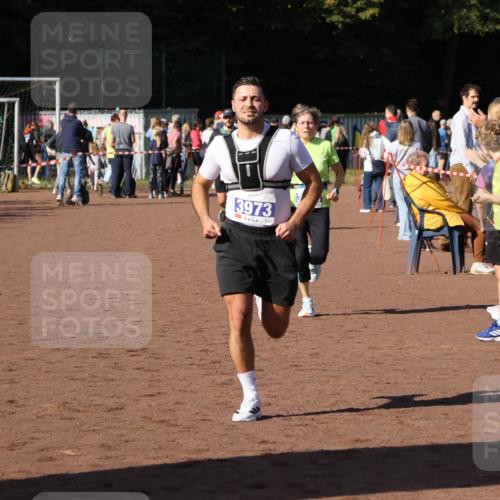 27.09.2026 - 35. Volkslauf durch das schöne Alstertal Strokosch-Dieckow http://msf.ph/oto/10583656 27.09.2026 11:23:47 Ziel 3151, 3428, 3973 meine-sportfotos.de