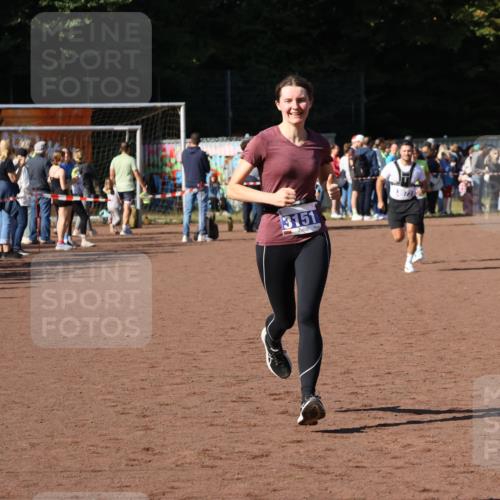 27.09.2026 - 35. Volkslauf durch das schöne Alstertal Strokosch-Dieckow http://msf.ph/oto/10583661 27.09.2026 11:23:42 Ziel 3151, 3428, 3973 meine-sportfotos.de