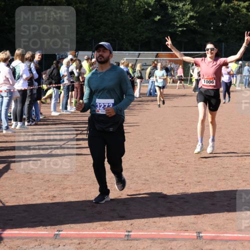 27.09.2026 - 35. Volkslauf durch das schöne Alstertal Strokosch-Dieckow http://msf.ph/oto/10583677 27.09.2026 11:43:14 Ziel 1006, 1452, 3273 meine-sportfotos.de