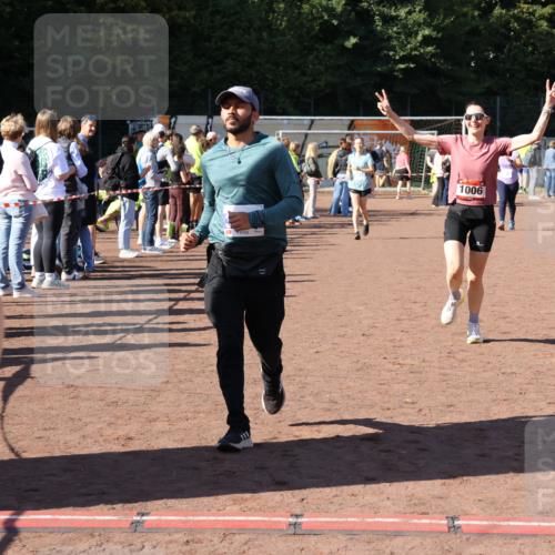 27.09.2026 - 35. Volkslauf durch das schöne Alstertal Strokosch-Dieckow http://msf.ph/oto/10583679 27.09.2026 11:43:14 Ziel 1006, 1452, 3273 meine-sportfotos.de