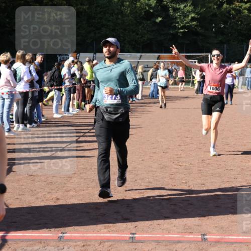 27.09.2026 - 35. Volkslauf durch das schöne Alstertal Strokosch-Dieckow http://msf.ph/oto/10583682 27.09.2026 11:43:14 Ziel 1006, 1452, 3273 meine-sportfotos.de