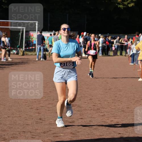 27.09.2026 - 35. Volkslauf durch das schöne Alstertal Strokosch-Dieckow http://msf.ph/oto/10583704 27.09.2026 11:23:30 Ziel 3165, 3251, 3333 meine-sportfotos.de