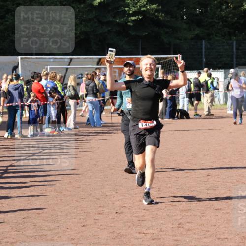 27.09.2026 - 35. Volkslauf durch das schöne Alstertal Strokosch-Dieckow http://msf.ph/oto/10583709 27.09.2026 11:43:10 Ziel 1006, 1452, 3273 meine-sportfotos.de