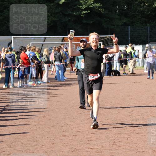 27.09.2026 - 35. Volkslauf durch das schöne Alstertal Strokosch-Dieckow http://msf.ph/oto/10583711 27.09.2026 11:43:10 Ziel 1006, 1452, 3273 meine-sportfotos.de