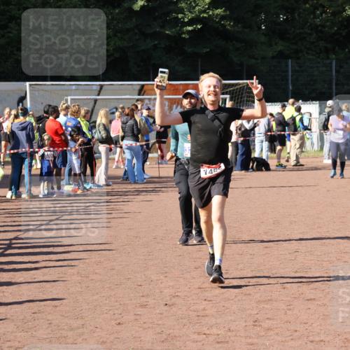 27.09.2026 - 35. Volkslauf durch das schöne Alstertal Strokosch-Dieckow http://msf.ph/oto/10583713 27.09.2026 11:43:10 Ziel 1006, 1452, 3273 meine-sportfotos.de