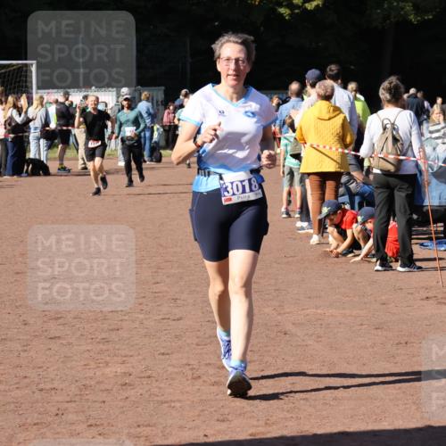 27.09.2026 - 35. Volkslauf durch das schöne Alstertal Strokosch-Dieckow http://msf.ph/oto/10583721 27.09.2026 11:43:03 Ziel 1460, 3018 meine-sportfotos.de