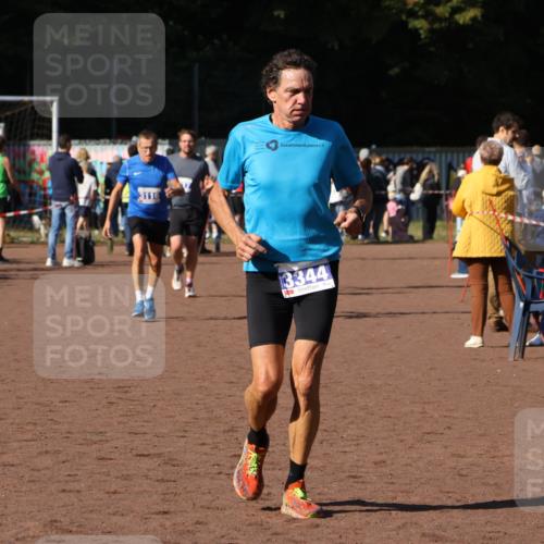 27.09.2026 - 35. Volkslauf durch das schöne Alstertal Strokosch-Dieckow http://msf.ph/oto/10583734 27.09.2026 11:23:15 Ziel 3116, 3247, 3344, 3361, 3426 meine-sportfotos.de