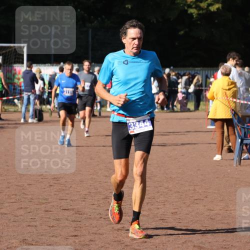 27.09.2026 - 35. Volkslauf durch das schöne Alstertal Strokosch-Dieckow http://msf.ph/oto/10583735 27.09.2026 11:23:15 Ziel 3116, 3247, 3344, 3361, 3426 meine-sportfotos.de