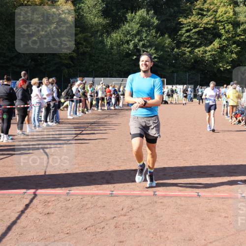 27.09.2026 - 35. Volkslauf durch das schöne Alstertal Strokosch-Dieckow http://msf.ph/oto/10583736 27.09.2026 11:43:01 Ziel 1460, 3018 meine-sportfotos.de
