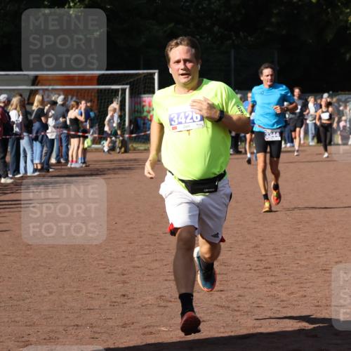 27.09.2026 - 35. Volkslauf durch das schöne Alstertal Strokosch-Dieckow http://msf.ph/oto/10583743 27.09.2026 11:23:11 Ziel 3344, 3426 meine-sportfotos.de