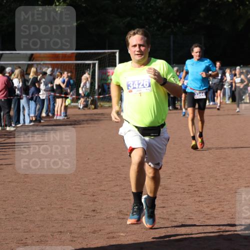 27.09.2026 - 35. Volkslauf durch das schöne Alstertal Strokosch-Dieckow http://msf.ph/oto/10583745 27.09.2026 11:23:11 Ziel 3344, 3426 meine-sportfotos.de