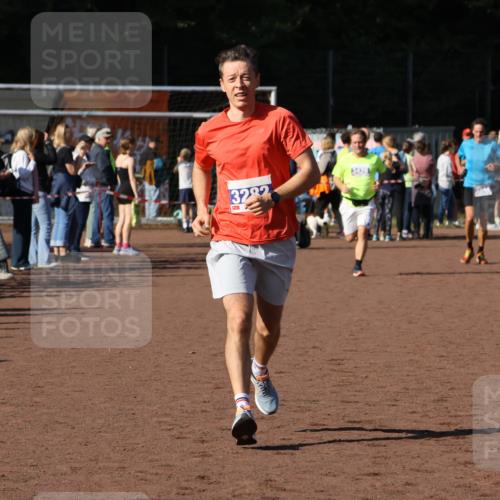 27.09.2026 - 35. Volkslauf durch das schöne Alstertal Strokosch-Dieckow http://msf.ph/oto/10583760 27.09.2026 11:23:04 Ziel 3282, 3426 meine-sportfotos.de