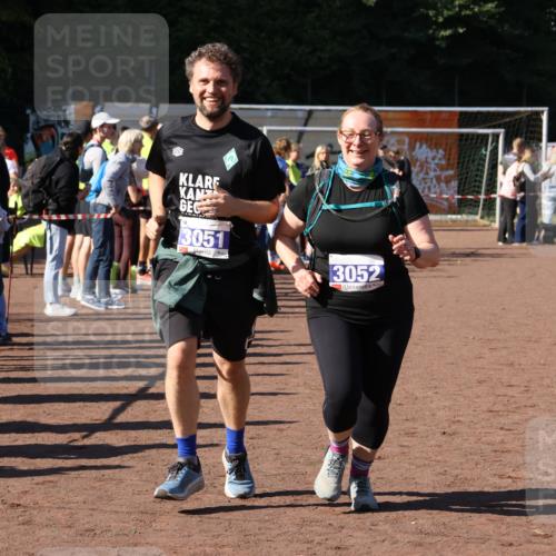 27.09.2026 - 35. Volkslauf durch das schöne Alstertal Strokosch-Dieckow http://msf.ph/oto/10583769 27.09.2026 11:42:52 Ziel 3051, 3052 meine-sportfotos.de