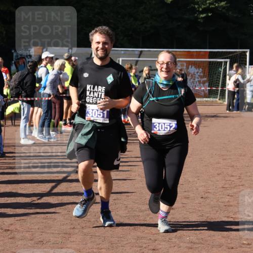 27.09.2026 - 35. Volkslauf durch das schöne Alstertal Strokosch-Dieckow http://msf.ph/oto/10583771 27.09.2026 11:42:52 Ziel 3051, 3052 meine-sportfotos.de