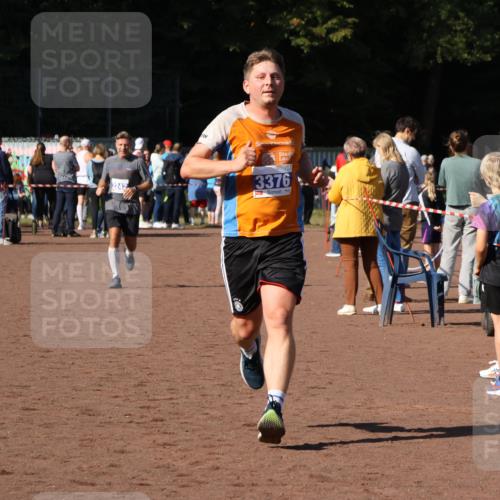 27.09.2026 - 35. Volkslauf durch das schöne Alstertal Strokosch-Dieckow http://msf.ph/oto/10583801 27.09.2026 11:22:21 Ziel 3242, 3376 meine-sportfotos.de