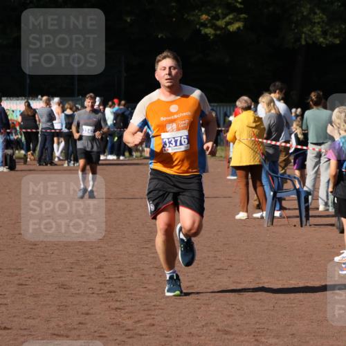 27.09.2026 - 35. Volkslauf durch das schöne Alstertal Strokosch-Dieckow http://msf.ph/oto/10583806 27.09.2026 11:22:21 Ziel 3242, 3376 meine-sportfotos.de