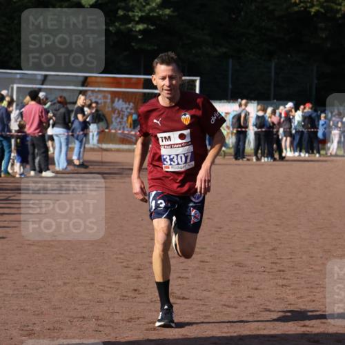 27.09.2026 - 35. Volkslauf durch das schöne Alstertal Strokosch-Dieckow http://msf.ph/oto/10583848 27.09.2026 11:21:58 Ziel 3307, 3399 meine-sportfotos.de