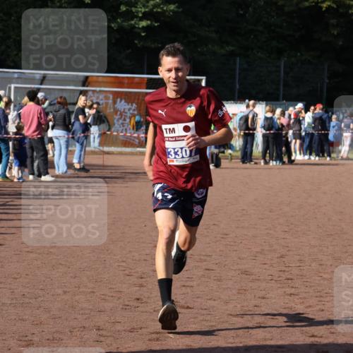 27.09.2026 - 35. Volkslauf durch das schöne Alstertal Strokosch-Dieckow http://msf.ph/oto/10583850 27.09.2026 11:21:58 Ziel 3307, 3399 meine-sportfotos.de