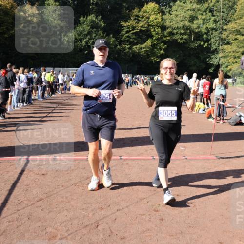 27.09.2026 - 35. Volkslauf durch das schöne Alstertal Strokosch-Dieckow http://msf.ph/oto/10583859 27.09.2026 11:42:27 Ziel 3054, 3055, 3419 meine-sportfotos.de