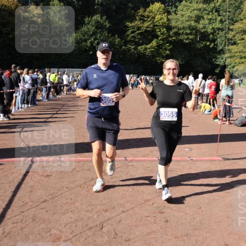 27.09.2026 - 35. Volkslauf durch das schöne Alstertal Strokosch-Dieckow http://msf.ph/oto/10583862 27.09.2026 11:42:27 Ziel 3054, 3055, 3419 meine-sportfotos.de
