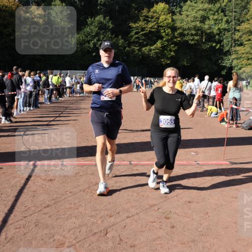 27.09.2026 - 35. Volkslauf durch das schöne Alstertal Strokosch-Dieckow http://msf.ph/oto/10583867 27.09.2026 11:42:26 Ziel 3054, 3055, 3318, 3419 meine-sportfotos.de