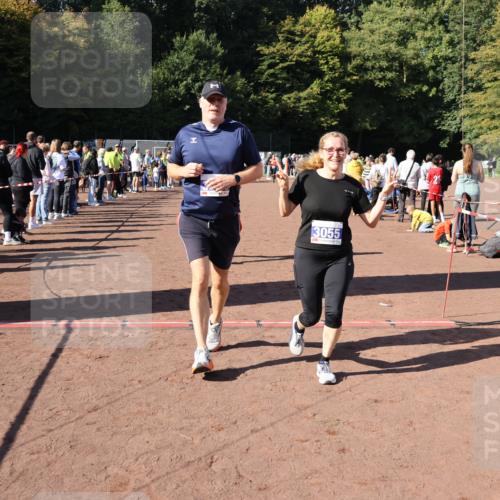 27.09.2026 - 35. Volkslauf durch das schöne Alstertal Strokosch-Dieckow http://msf.ph/oto/10583870 27.09.2026 11:42:26 Ziel 3054, 3055, 3318, 3419 meine-sportfotos.de