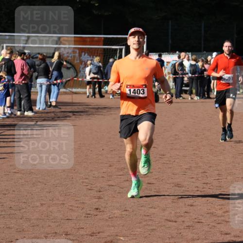 27.09.2026 - 35. Volkslauf durch das schöne Alstertal Strokosch-Dieckow http://msf.ph/oto/10583900 27.09.2026 11:21:31 Ziel 1403, 3993 meine-sportfotos.de