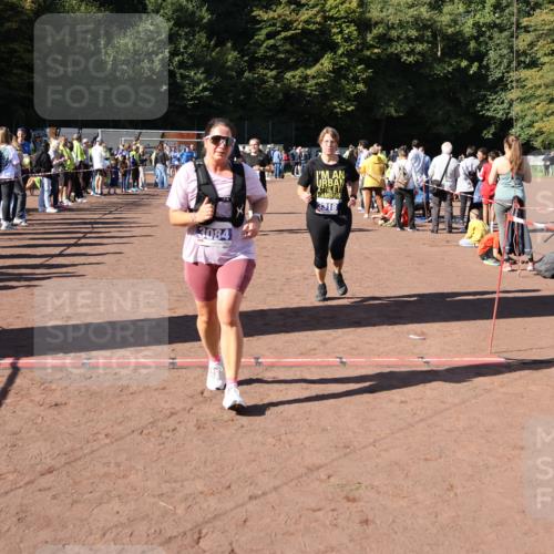 27.09.2026 - 35. Volkslauf durch das schöne Alstertal Strokosch-Dieckow http://msf.ph/oto/10583910 27.09.2026 11:42:22 Ziel 3011, 3054, 3055, 3083, 3084, 3318, 3419 meine-sportfotos.de
