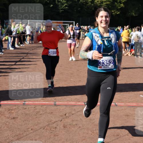 27.09.2026 - 35. Volkslauf durch das schöne Alstertal Strokosch-Dieckow http://msf.ph/oto/10583926 27.09.2026 11:42:18 Ziel 3011, 3054, 3055, 3083, 3084, 3170, 3318, 3337, 3338, 3352 meine-sportfotos.de