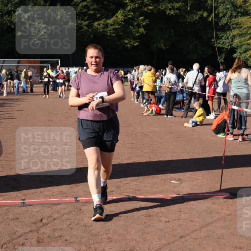 27.09.2026 - 35. Volkslauf durch das schöne Alstertal Strokosch-Dieckow http://msf.ph/oto/10584007 27.09.2026 11:41:05 Ziel 1600, 1746, 3179 meine-sportfotos.de