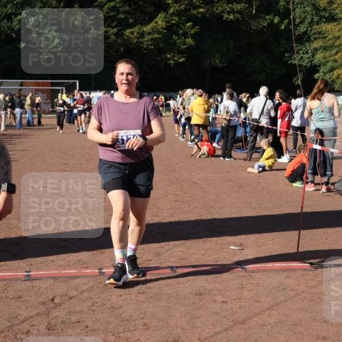 27.09.2026 - 35. Volkslauf durch das schöne Alstertal Strokosch-Dieckow http://msf.ph/oto/10584009 27.09.2026 11:41:05 Ziel 1600, 1746, 3179 meine-sportfotos.de