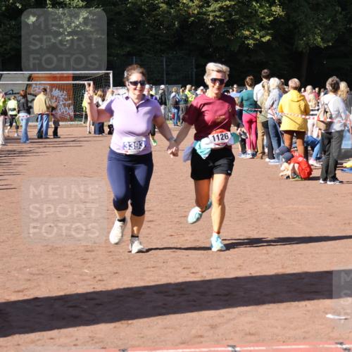 27.09.2026 - 35. Volkslauf durch das schöne Alstertal Strokosch-Dieckow http://msf.ph/oto/10584062 27.09.2026 11:40:44 Ziel 1126, 3393 meine-sportfotos.de