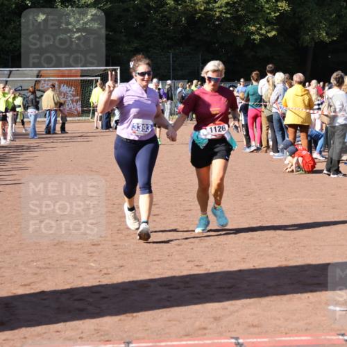 27.09.2026 - 35. Volkslauf durch das schöne Alstertal Strokosch-Dieckow http://msf.ph/oto/10584069 27.09.2026 11:40:44 Ziel 1126, 3393 meine-sportfotos.de