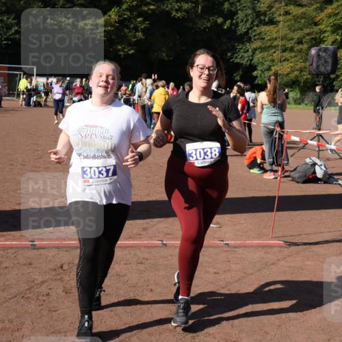 27.09.2026 - 35. Volkslauf durch das schöne Alstertal Strokosch-Dieckow http://msf.ph/oto/10584074 27.09.2026 11:40:38 Ziel 1126, 3037, 3260, 3393 meine-sportfotos.de