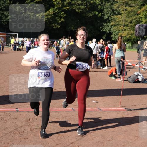 27.09.2026 - 35. Volkslauf durch das schöne Alstertal Strokosch-Dieckow http://msf.ph/oto/10584081 27.09.2026 11:40:38 Ziel 1126, 3037, 3260, 3393 meine-sportfotos.de